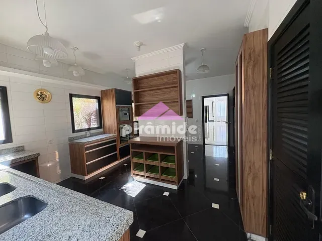 Casa com 360m² 6 quartos e 7 banheiros, à venda, no bairro Jardim das Colinas em São José dos Campos