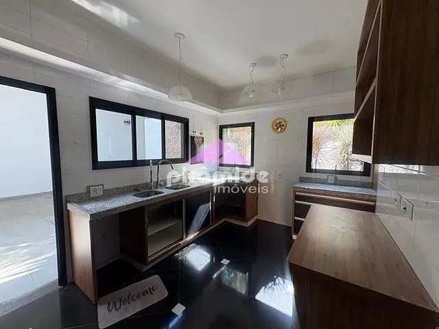 Casa com 360m² 6 quartos e 7 banheiros, à venda, no bairro Jardim das Colinas em São José dos Campos