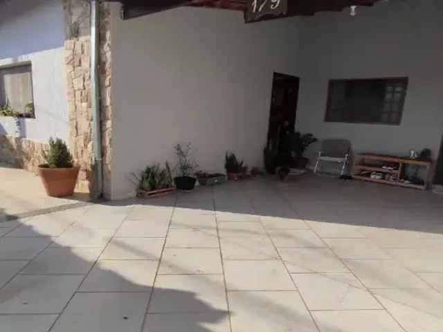 Casa com 288m² 3 quartos e 3 banheiros, à venda, no bairro Jardim Maria Emília em Pindamonhangaba