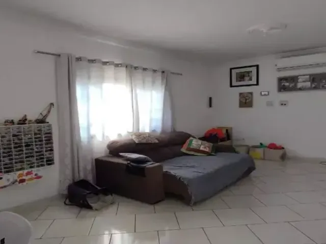 Casa com 288m² 3 quartos e 3 banheiros, à venda, no bairro Jardim Maria Emília em Pindamonhangaba
