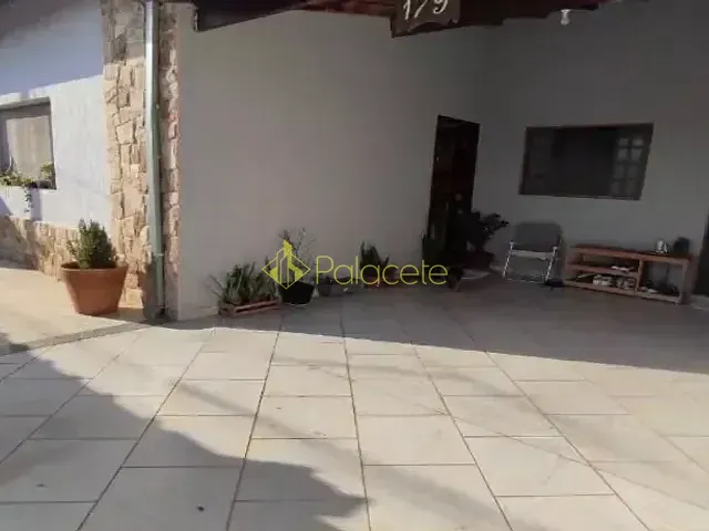 Casa com 288m² 3 quartos e 3 banheiros, à venda, no bairro Jardim Maria Emília em Pindamonhangaba