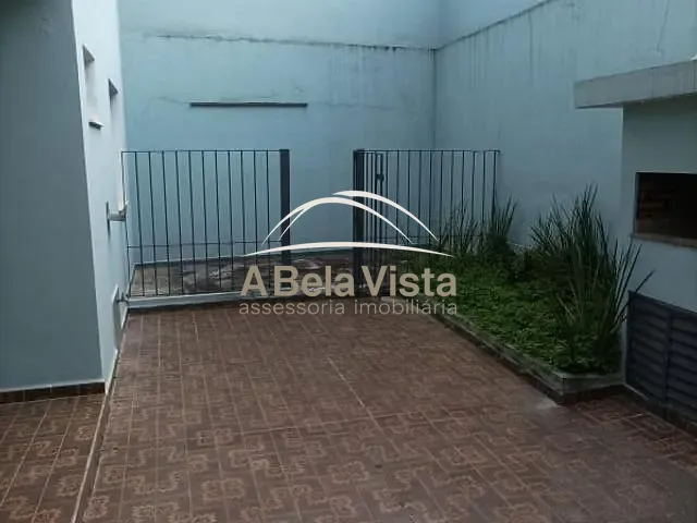 Casa com 250m² 3 quartos e 5 banheiros, para alugar, no bairro Vila Campesina em Osasco