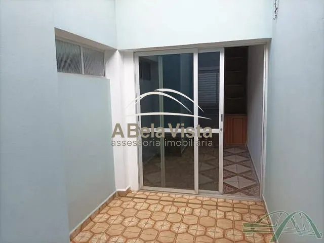 Casa com 250m² 3 quartos e 5 banheiros, para alugar, no bairro Vila Campesina em Osasco