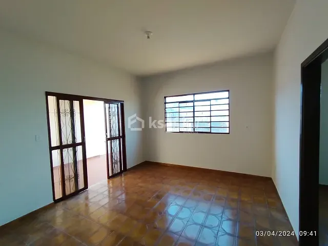 Casa com 364m² 2 quartos e 1 banheiro, para alugar, no bairro Núcleo Habitacional Universitárias em Campo Grande