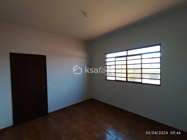 Casa com 364m² 2 quartos e 1 banheiro, para alugar, no bairro Núcleo Habitacional Universitárias em Campo Grande