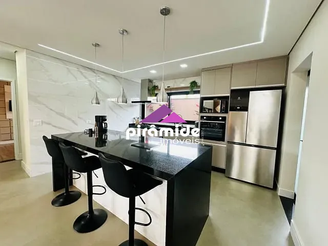 Casa com 540m² 4 quartos e 5 banheiros, à venda, no bairro Condomínio Residencial Ecopark Bourbon em Caçapava