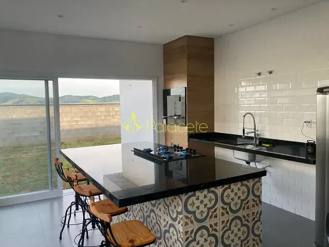 Casa com 275m² 3 quartos e 3 banheiros, à venda, no bairro Monte Belo em Taubaté