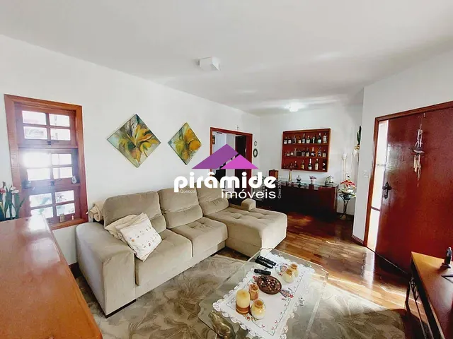 Casa com 360m² 3 quartos e 4 banheiros, à venda, no bairro Jardim das Colinas em São José dos Campos