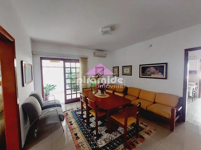 Casa com 360m² 3 quartos e 4 banheiros, à venda, no bairro Jardim das Colinas em São José dos Campos