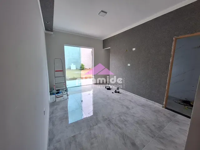 Casa com 245m² 3 quartos e 1 banheiro, à venda, no bairro Gaivotas em Caraguatatuba
