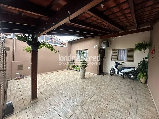 Casa com 125m² 2 quartos e 1 banheiro, à venda, no bairro Residencial Bernardo Trindade em Londrina