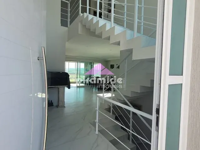 Casa com 455m² 3 quartos e 4 banheiros, à venda, no bairro Urbanova em São José dos Campos