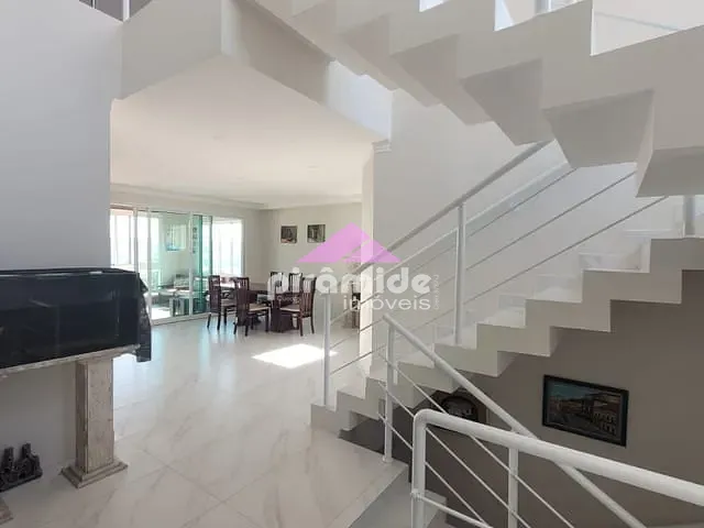 Casa com 455m² 3 quartos e 4 banheiros, à venda, no bairro Urbanova em São José dos Campos