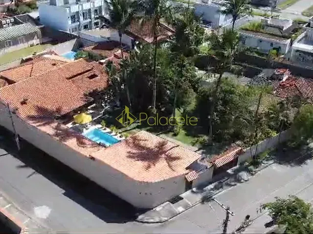 Casa com 986m² 4 quartos e 4 banheiros, à venda, no bairro Praia das Palmeiras em Caraguatatuba