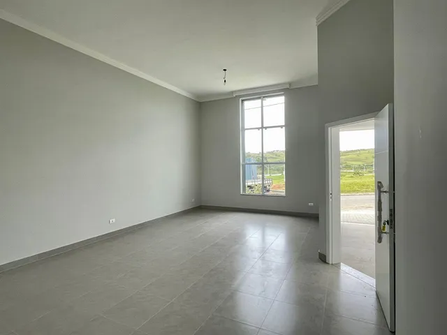 Casa com 250m² 3 quartos e 3 banheiros, à venda, no bairro Vale dos Cristais em Taubaté
