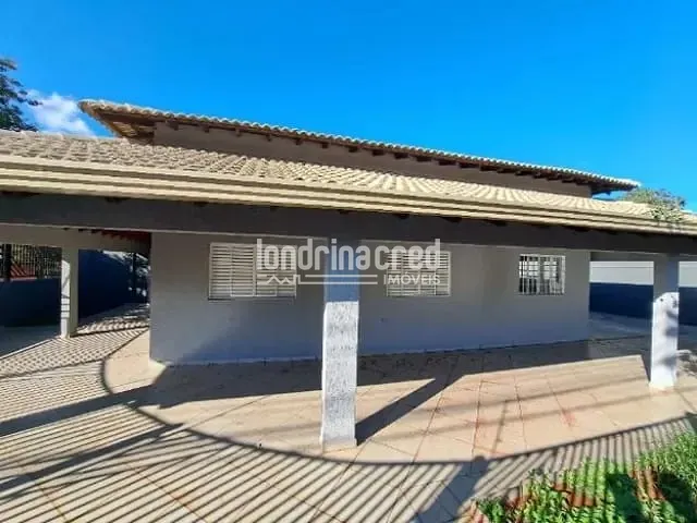 Casa com 252m² 3 quartos e 2 banheiros, à venda, no bairro Conjunto Habitacional Alexandre Urbanas em Londrina