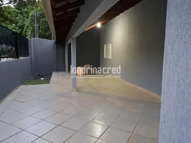 Casa com 252m² 3 quartos e 2 banheiros, à venda, no bairro Conjunto Habitacional Alexandre Urbanas em Londrina