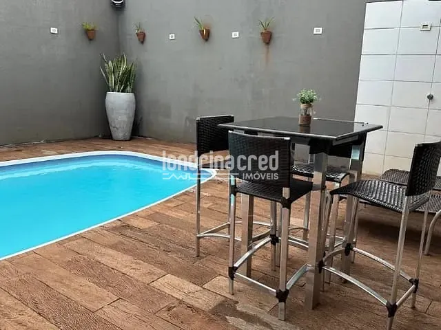 Casa à venda, no bairro Conjunto Habitacional Milton Gavetti em Londrina