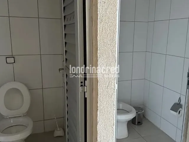 Casa à venda, no bairro Conjunto Habitacional Milton Gavetti em Londrina