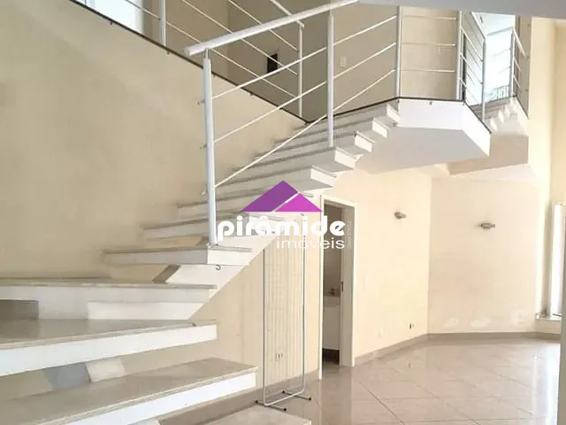 Casa com 300m² 3 quartos e 3 banheiros, à venda, no bairro Urbanova em São José dos Campos