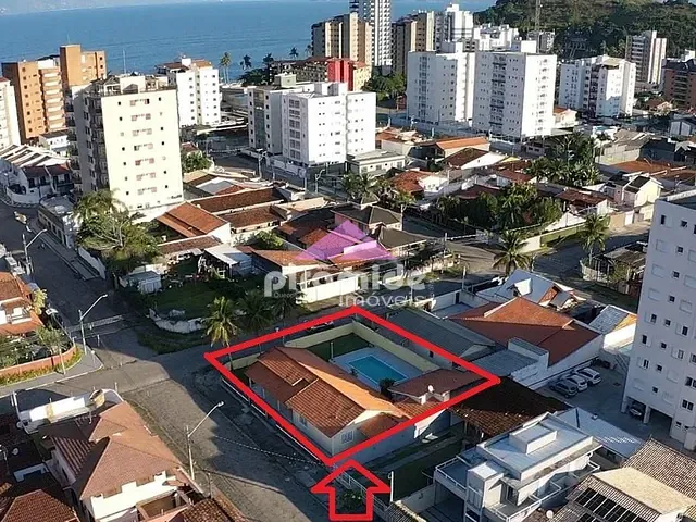 Casa com 630m², à venda, no bairro Martin de Sá em Caraguatatuba
