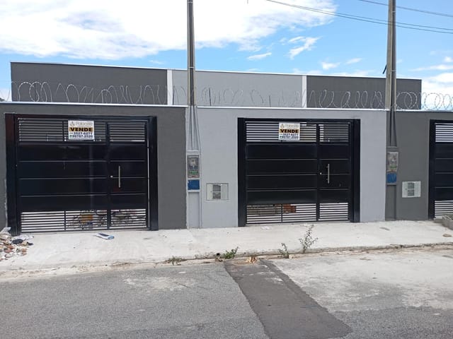 Casa com 118m² 2 quartos e 2 banheiros, à venda, no bairro Conjunto Habitacional Terra dos Ipês II (Fase II) em Pindamonhangaba