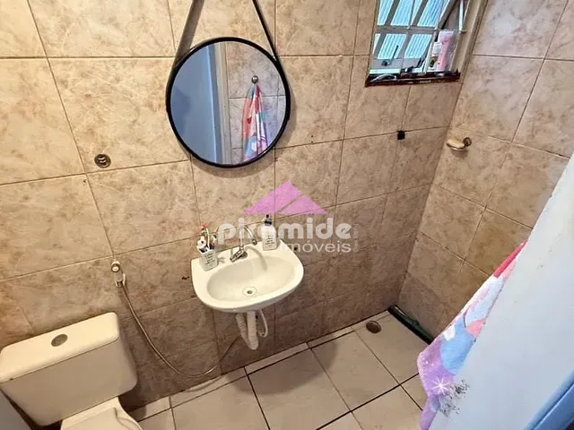 Casa com 150m² 2 quartos e 2 banheiros, à venda, no bairro Parque Industrial em São José dos Campos