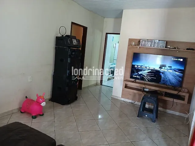 Casa com 250m² 4 quartos e 2 banheiros, à venda, no bairro Sebastião de Melo César em Londrina