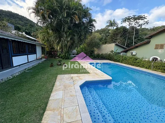 Casa com 720m² 3 quartos e 2 banheiros, à venda, no bairro Park Imperial em Caraguatatuba