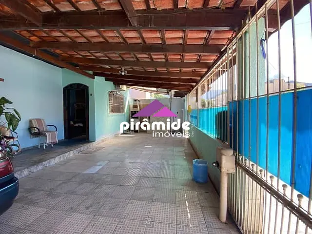 Casa com 300m² 3 quartos e 4 banheiros, à venda, no bairro Vila Atlântica em Caraguatatuba