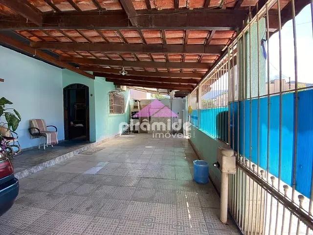 Casa com 300m² 3 quartos e 4 banheiros, à venda, no bairro Vila Atlântica em Caraguatatuba