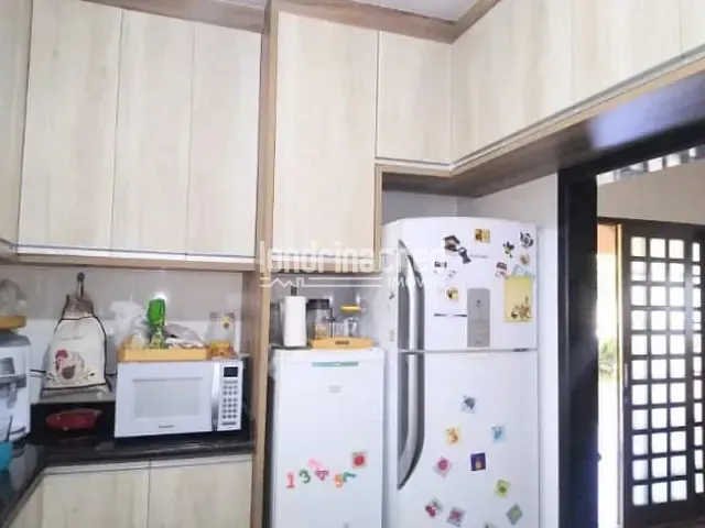 Casa com 1400m² 4 quartos e 3 banheiros, à venda, no bairro Estância Alvorada em Cambé