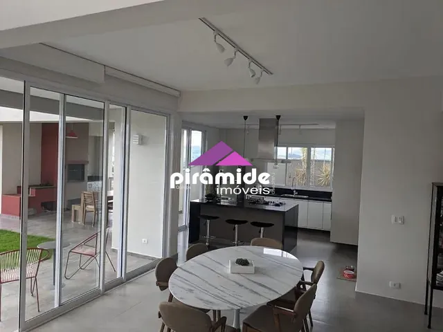 Casa com 450m² 5 quartos e 6 banheiros, à venda, no bairro Urbanova em São José dos Campos