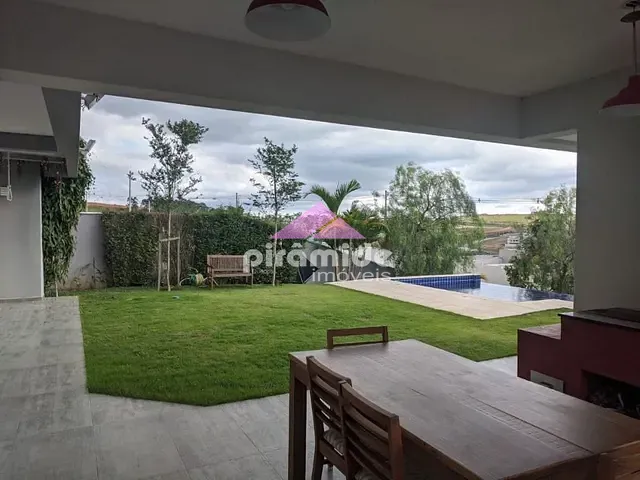 Casa com 450m² 5 quartos e 6 banheiros, à venda, no bairro Urbanova em São José dos Campos