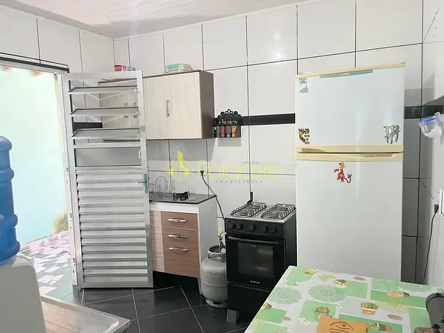 Casa 2 quartos e 1 banheiro, à venda, no bairro Vila Olívia em Potim