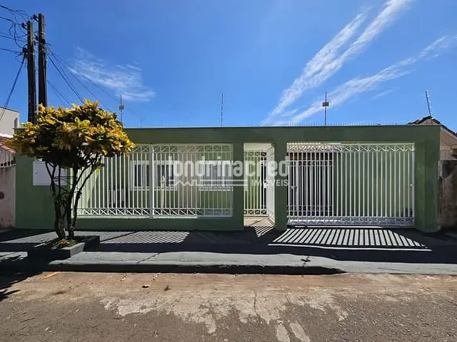 Casa com 300m² 3 quartos e 4 banheiros, à venda, no bairro Helena em Londrina