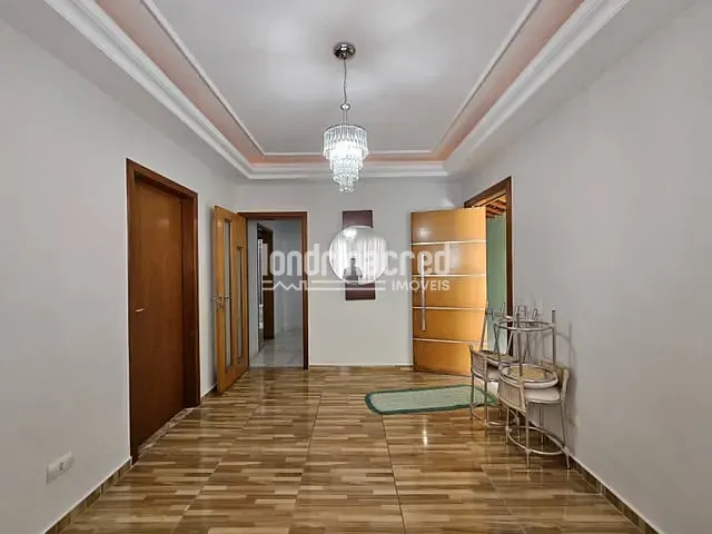 Casa com 300m² 3 quartos e 4 banheiros, à venda, no bairro Helena em Londrina