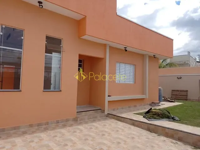 Casa com 180m² 3 quartos e 2 banheiros, à venda, no bairro Piracangaguá em Taubaté
