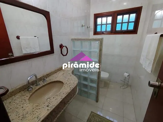 Casa com 360m² 4 quartos e 4 banheiros, à venda, no bairro Jardim das Colinas em São José dos Campos