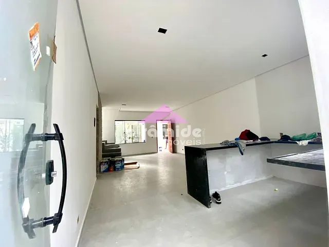 Casa com 90m² 2 quartos e 3 banheiros, à venda, no bairro Pontal de Santa Marina em Caraguatatuba
