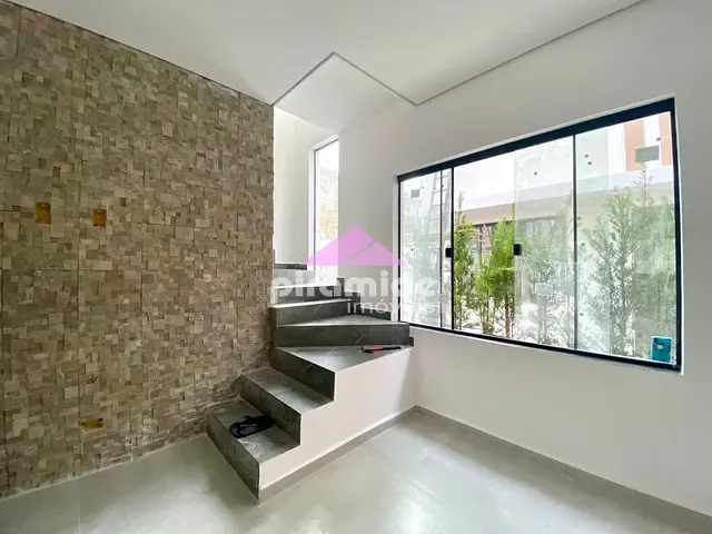 Casa com 90m² 2 quartos e 3 banheiros, à venda, no bairro Pontal de Santa Marina em Caraguatatuba