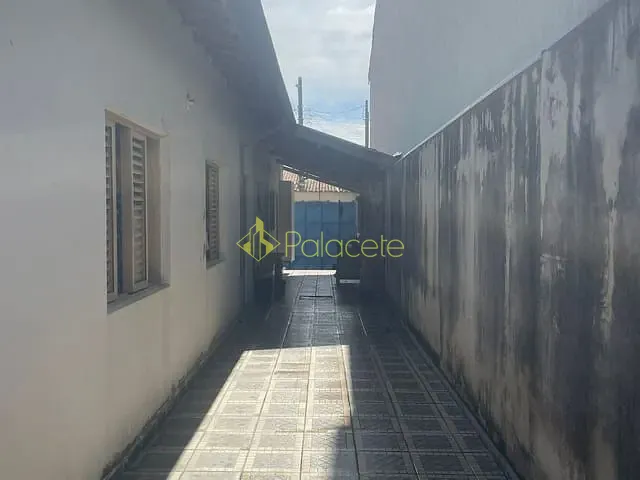 Casa com 300m² 3 quartos e 3 banheiros, à venda, no bairro Residencial e Comercial Vila Verde em Pindamonhangaba