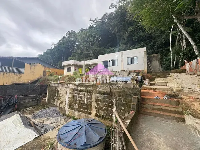 Casa com 360m² 3 quartos e 2 banheiros, à venda, no bairro Verde Mar em Caraguatatuba