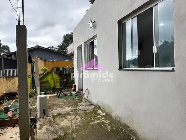 Casa com 360m² 3 quartos e 2 banheiros, à venda, no bairro Verde Mar em Caraguatatuba