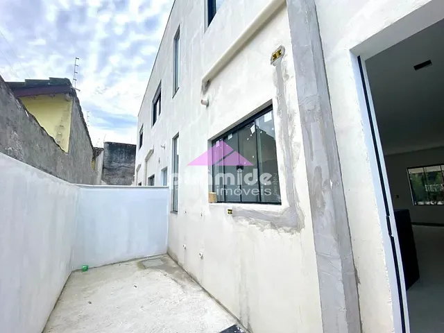Casa com 84m² 2 quartos e 1 banheiro, à venda, no bairro Pontal de Santa Marina em Caraguatatuba