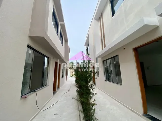 Casa com 84m² 2 quartos e 1 banheiro, à venda, no bairro Pontal de Santa Marina em Caraguatatuba