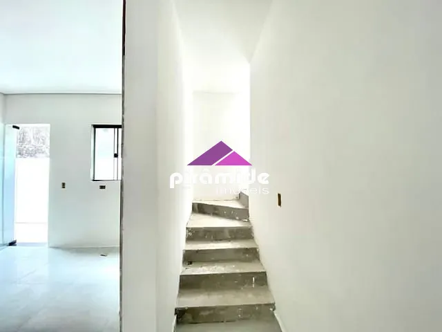 Casa com 85m² 2 quartos e 3 banheiros, à venda, no bairro Pontal de Santa Marina em Caraguatatuba