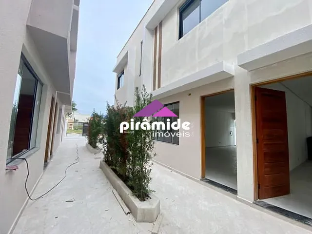 Casa com 85m² 2 quartos e 3 banheiros, à venda, no bairro Pontal de Santa Marina em Caraguatatuba