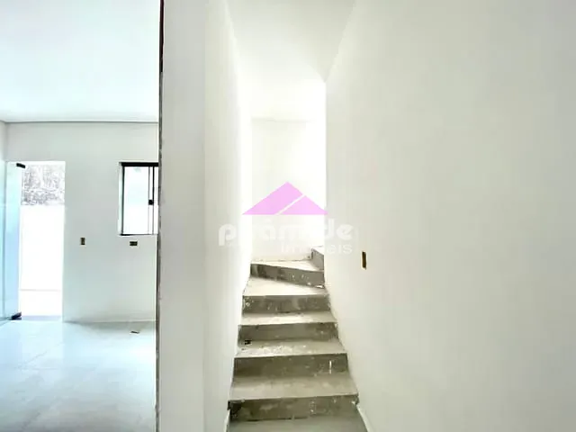 Casa com 85m² 2 quartos e 3 banheiros, à venda, no bairro Pontal de Santa Marina em Caraguatatuba