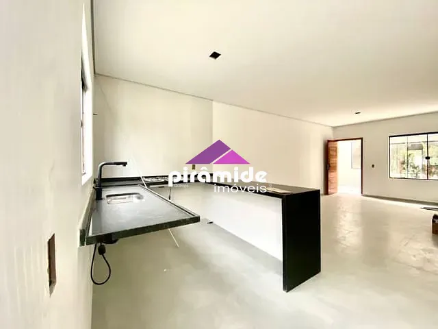Casa com 85m² 2 quartos e 3 banheiros, à venda, no bairro Pontal de Santa Marina em Caraguatatuba